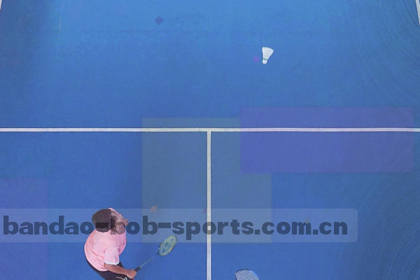 对话气泡与机械齿轮抽象图